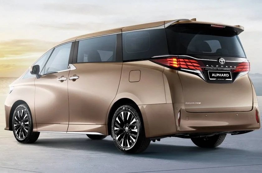 Voxy vs Alphard, MPV Toyota Gahar di Kelasnya