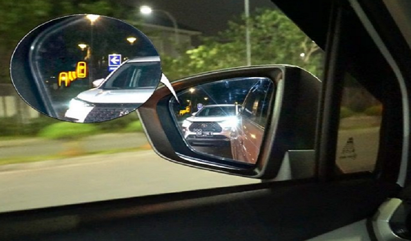 Blind Spot Monitor Toyota